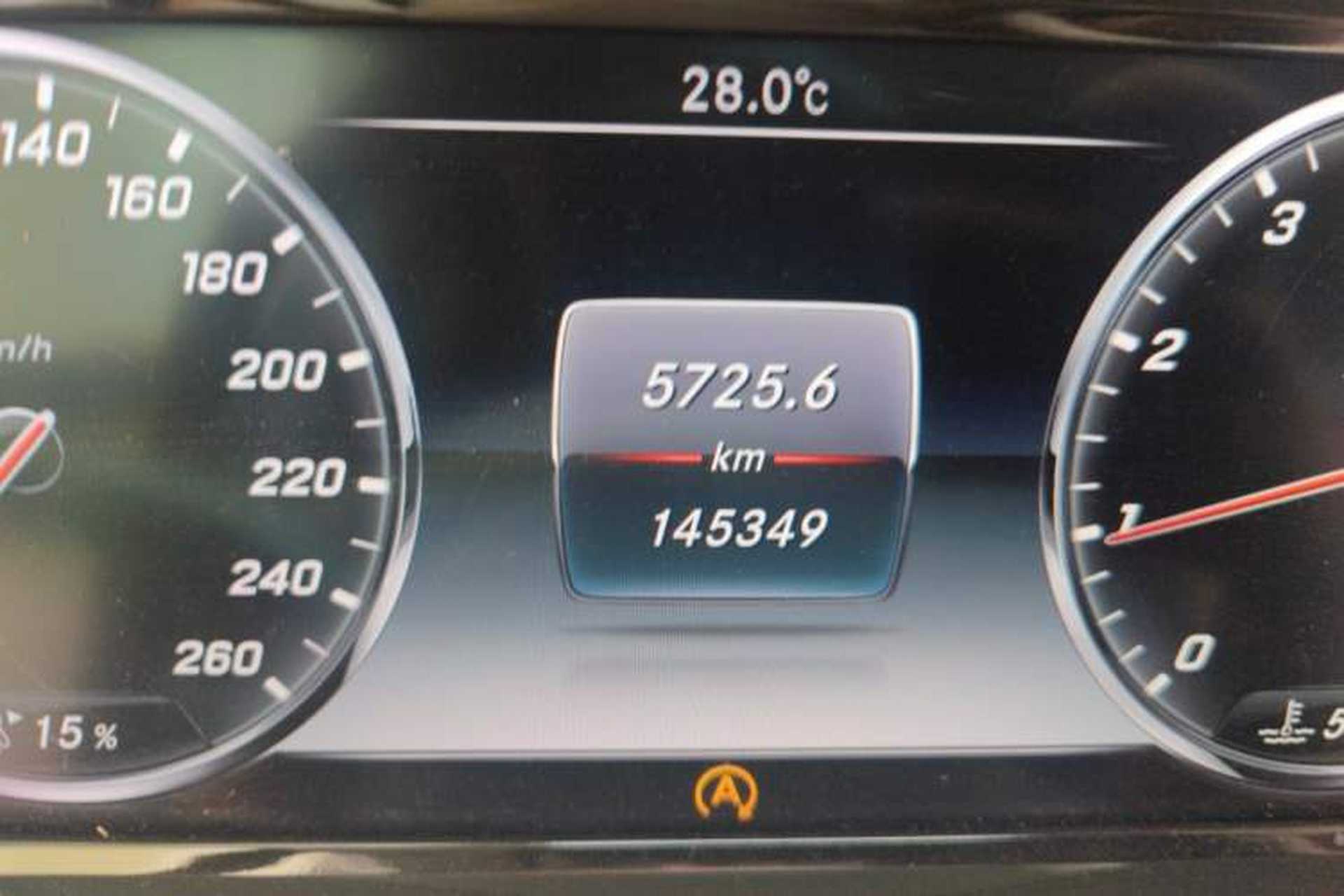 Used Mercedes-Benz S-Class 2014 S 320 L Business Model Odometer Close Up