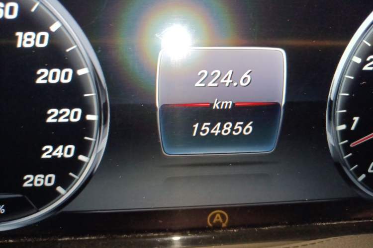 Used Mercedes-Benz S-Class 2014 S 320 L Business Model Odometer Close Up