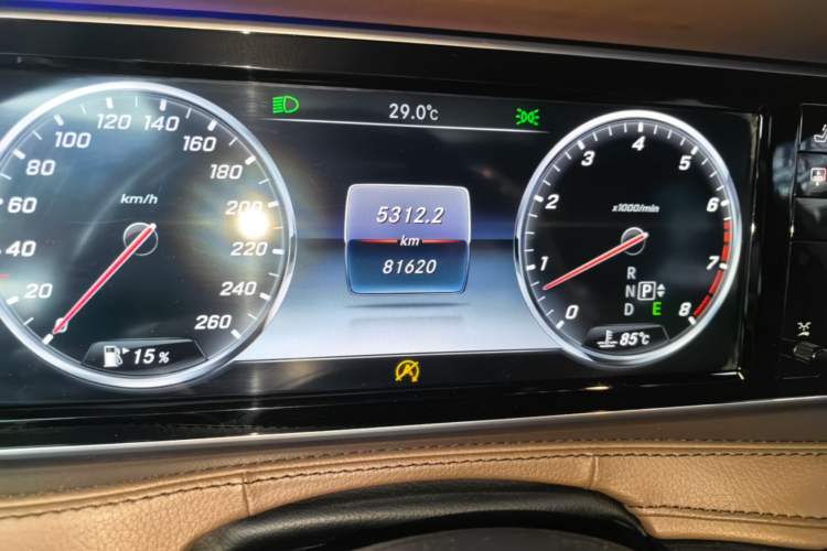 Used Mercedes-Benz S-Class 2014 S 320 L Luxury Model Odometer Close Up