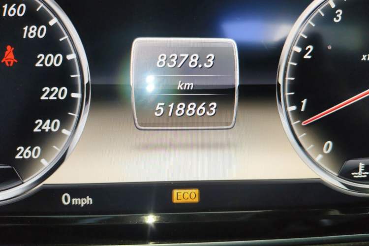Used Mercedes-Benz S-Class 2014 S 400 L Prestige Edition Odometer Close Up