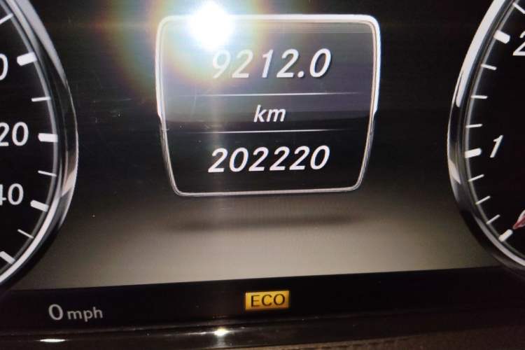 Used Mercedes-Benz S-Class 2014 S 400 L Luxury Model Odometer Close Up