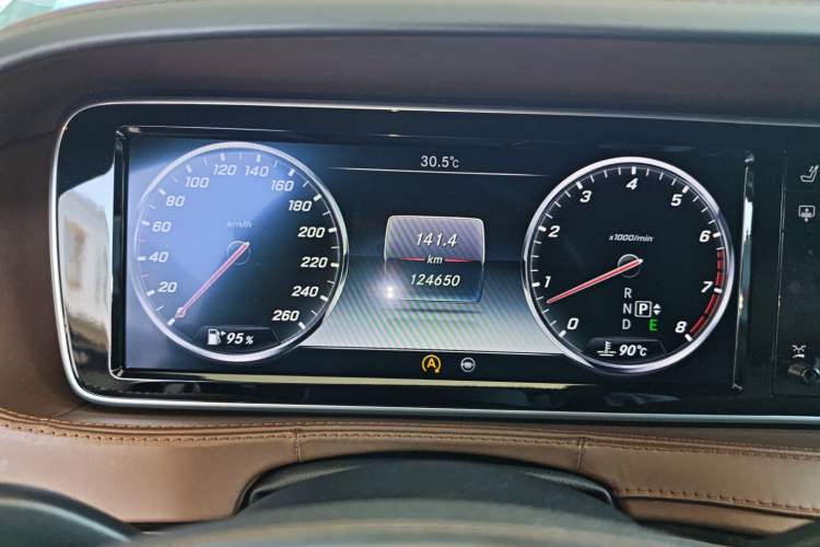 Used Mercedes-Benz S-Class 2014 S 600 L Odometer Close Up