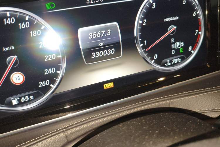 Used Mercedes-Benz S-Class 2014 S 400 L Prestige Edition Odometer Close Up