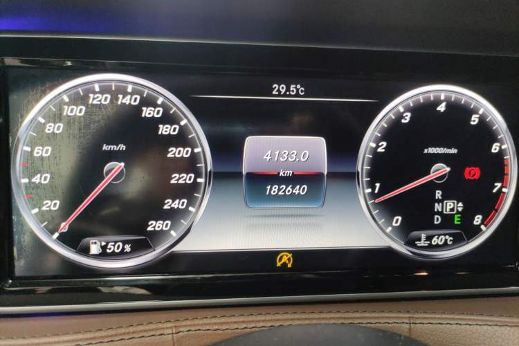 Used Mercedes-Benz S-Class 2014 S 320 L Business Model Odometer Close Up