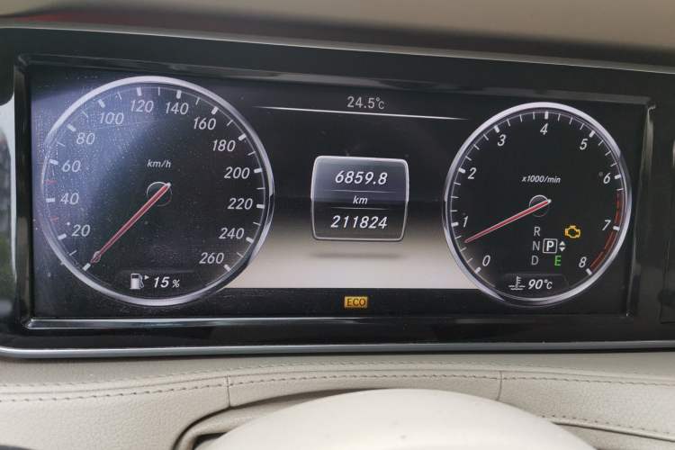 Used Mercedes-Benz S-Class 2014 S 400 L Prestige Edition Odometer Close Up