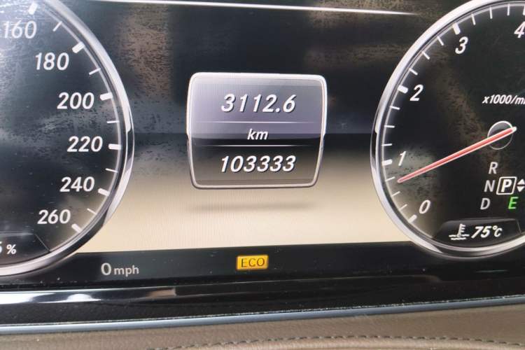 Used Mercedes-Benz S-Class 2014 S 400 L Luxury Model Odometer Close Up