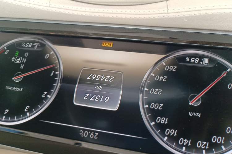 Used Mercedes-Benz S-Class 2014 S 400 L Luxury Model Odometer Close Up