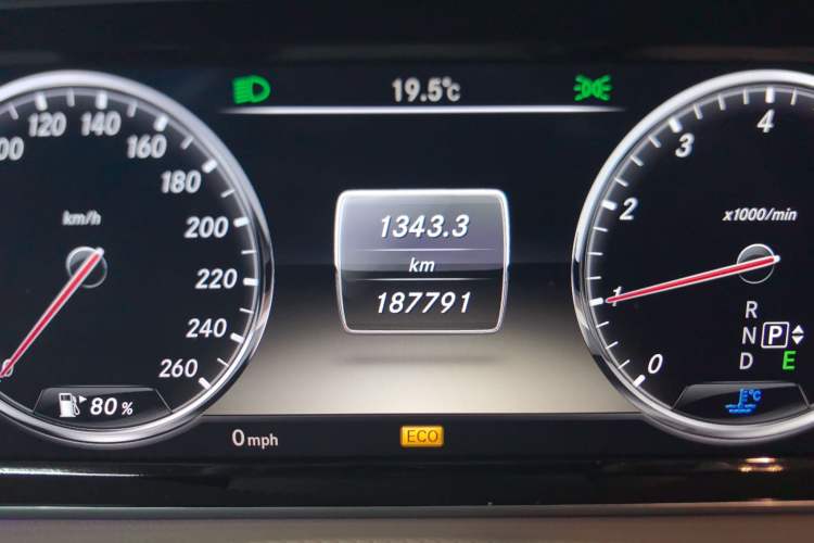 Used Mercedes-Benz S-Class 2014 S 400 L Prestige Edition Odometer Close Up