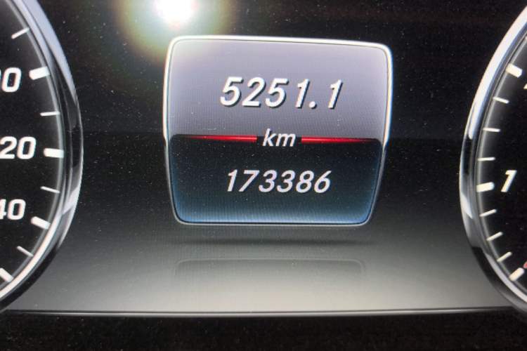 Used Mercedes-Benz S-Class 2014 S 320 L Business Model Odometer Close Up