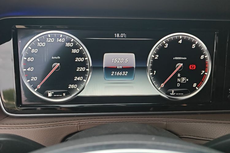 Used Mercedes-Benz S-Class 2014 S 320 L Business Model Odometer Close Up