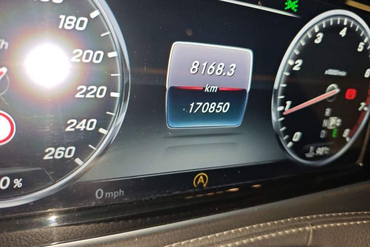 Used Mercedes-Benz S-Class 2014 S 320 L Business Model Odometer Close Up