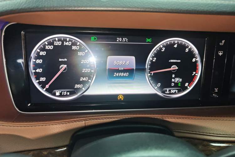 Used Mercedes-Benz S-Class 2014 S 320 L Business Model Odometer Close Up