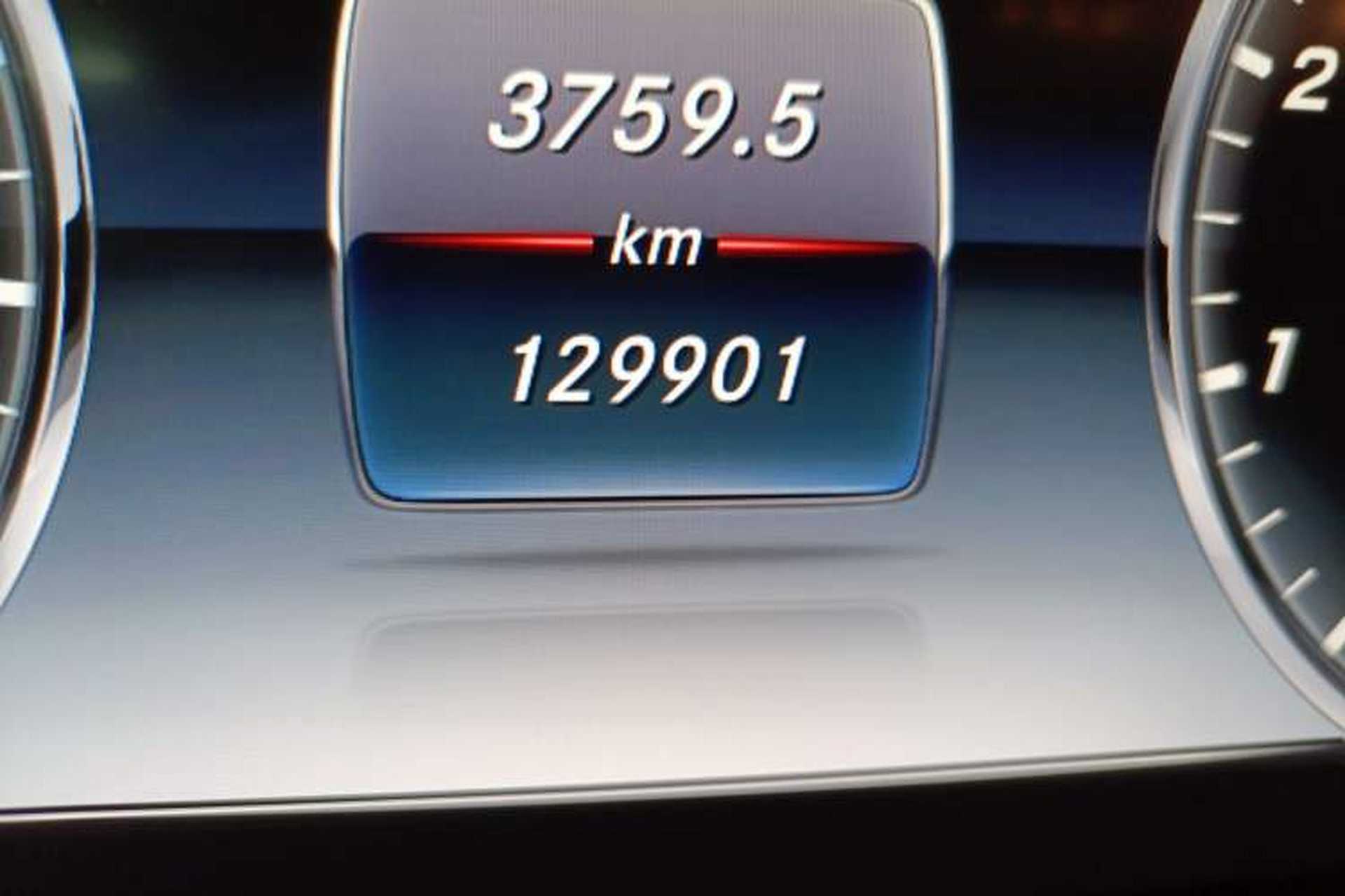Used Mercedes-Benz S-Class 2014 S 320 L Luxury Model Odometer Close Up