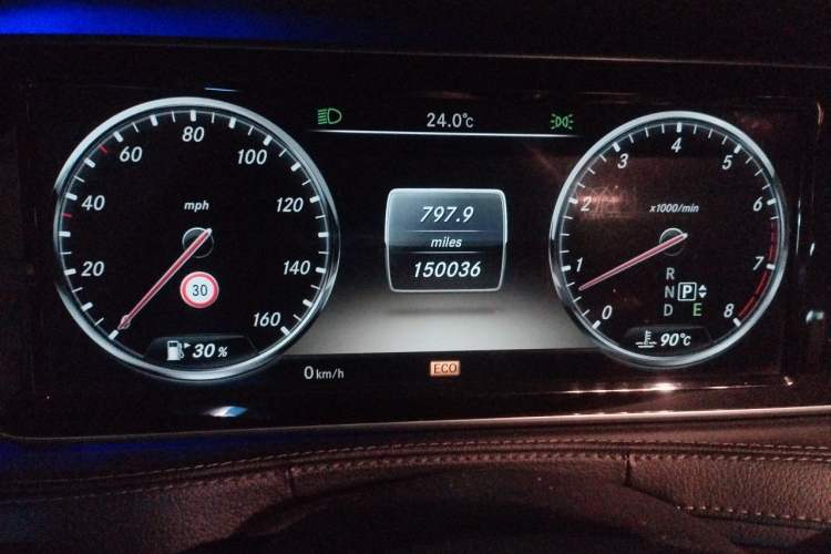 Used Mercedes-Benz S-Class 2014 S 400 L Prestige Edition Odometer Close Up