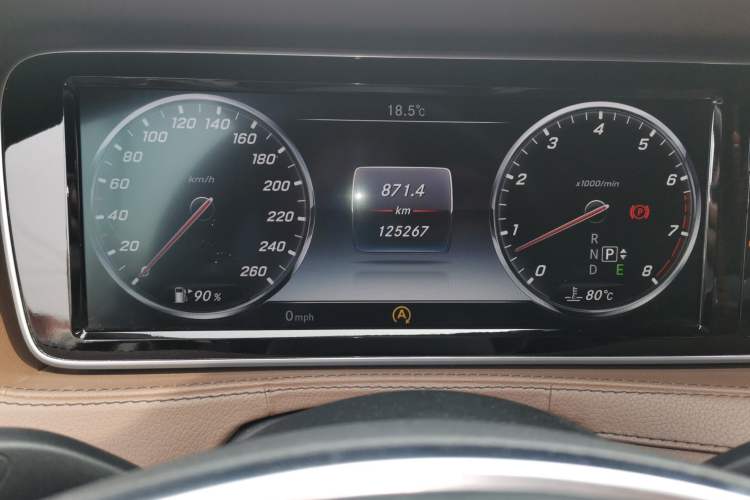 Used Mercedes-Benz S-Class 2014 S 320 L Business Model Odometer Close Up