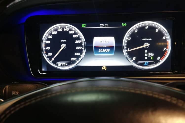 Used Mercedes-Benz S-Class 2014 S 320 L Luxury Model Odometer Close Up