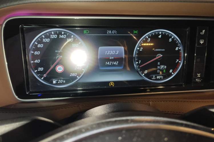 Used Mercedes-Benz S-Class 2014 S 320 L Business Model Odometer Close Up