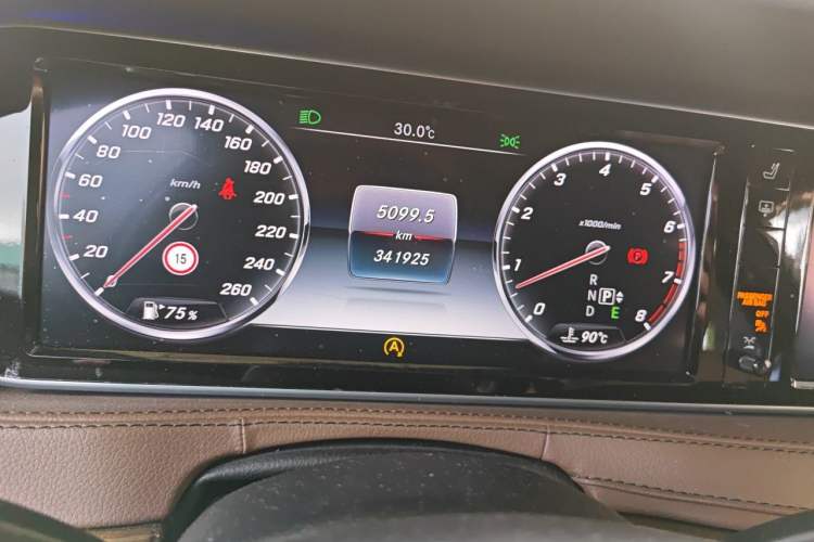 Used Mercedes-Benz S-Class 2014 S 320 L Luxury Model Odometer Close Up