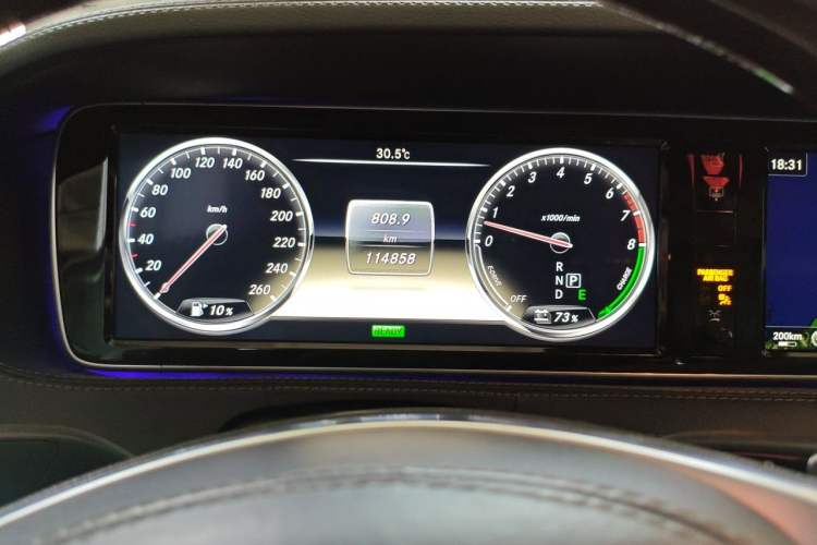 Used Mercedes-Benz S-Class 2014 S 400 L HYBRID Odometer Close Up