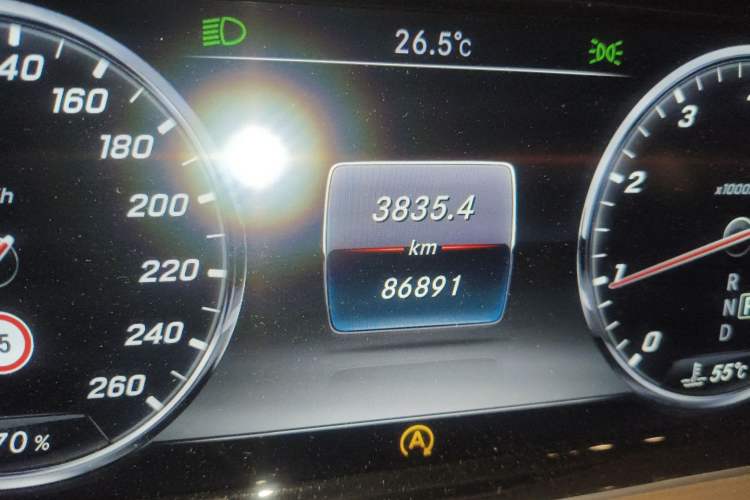 Used Mercedes-Benz S-Class 2014 S 320 L Business Model Odometer Close Up