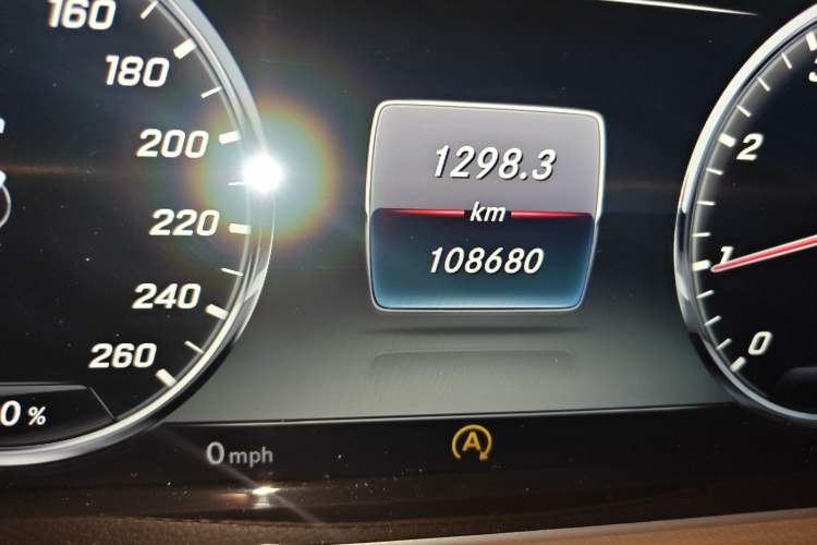 Used Mercedes-Benz S-Class 2014 S 320 L Business Model Odometer Close Up