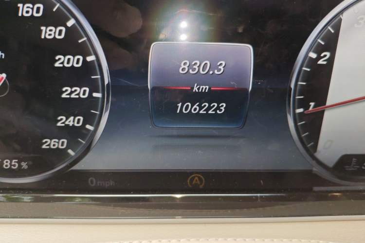 Used Mercedes-Benz S-Class 2014 S 320 L Business Model Odometer Close Up