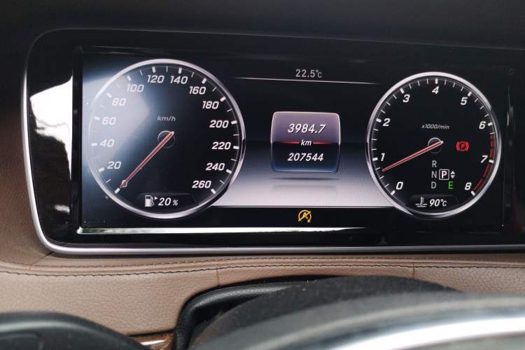 Used Mercedes-Benz S-Class 2014 S 320 L Luxury Model Odometer Close Up