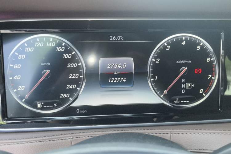 Used Mercedes-Benz S-Class 2014 S 320 L Business Model Odometer Close Up