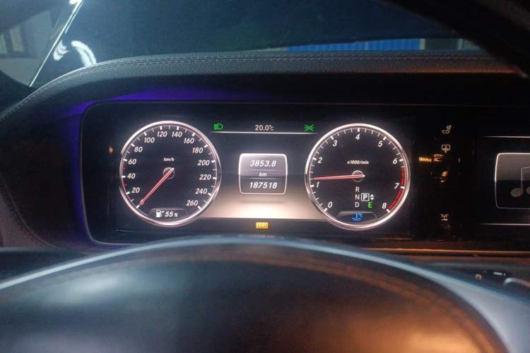 Used Mercedes-Benz S-Class 2014 S 400 L Prestige Edition Odometer Close Up