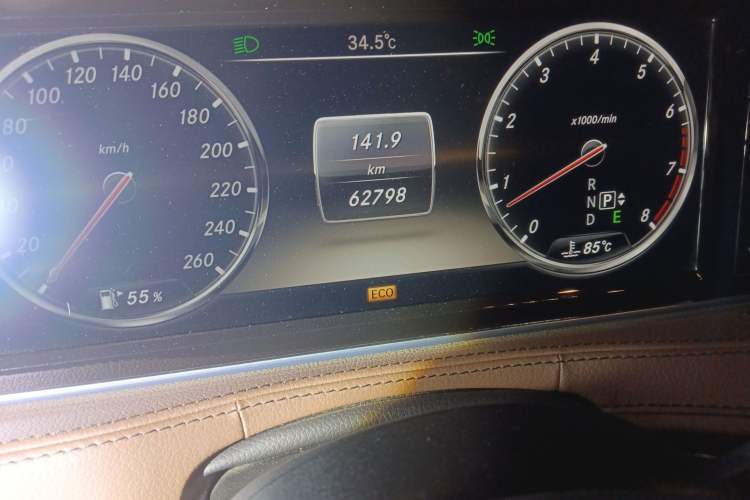 Used Mercedes-Benz S-Class 2014 S 400 L Luxury Model Odometer Close Up