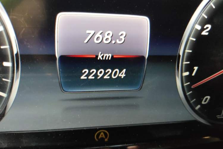 Used Mercedes-Benz S-Class 2014 S 320 L Luxury Model Odometer Close Up