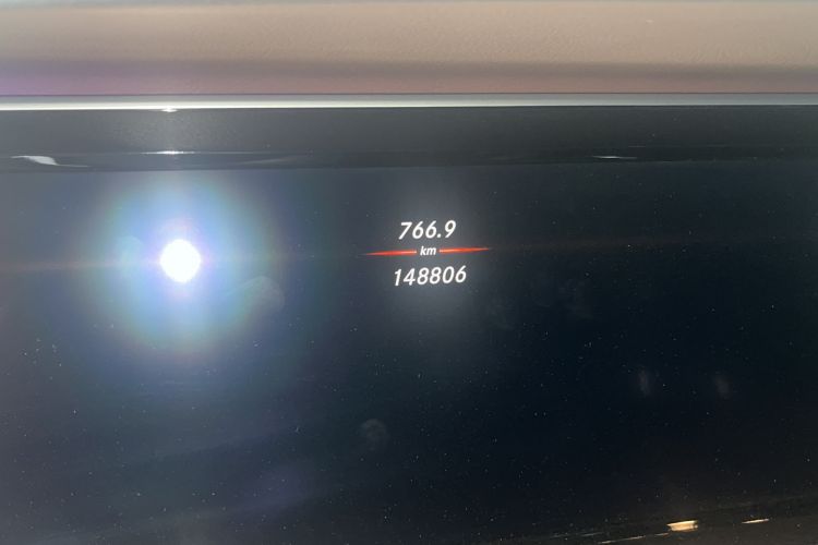 Used Mercedes-Benz S-Class 2014 S 320 L Business Model Odometer Close Up