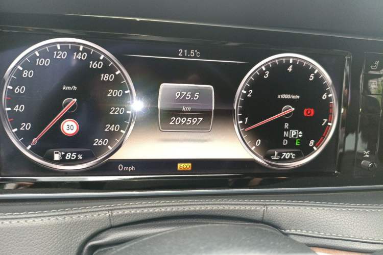 Used Mercedes-Benz S-Class 2014 S 400 L Prestige Edition Odometer Close Up