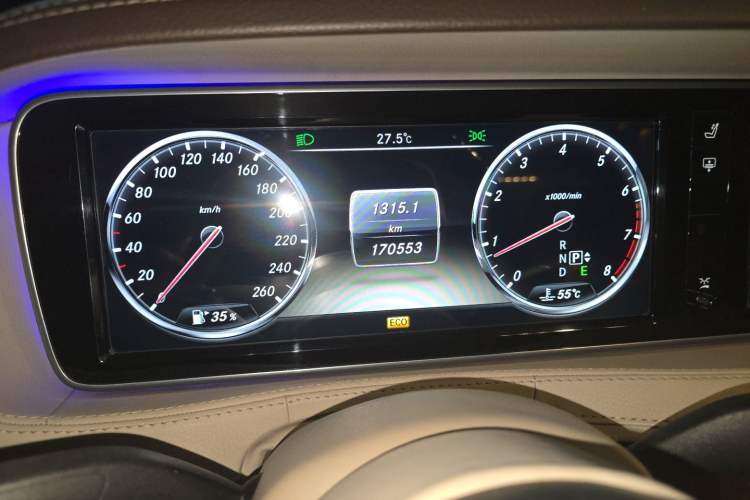 Used Mercedes-Benz S-Class 2014 S 400 L Luxury Model Odometer Close Up