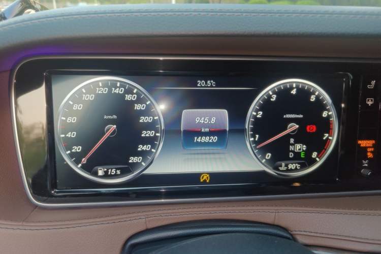 Used Mercedes-Benz S-Class 2014 S 320 L Business Model Odometer Close Up