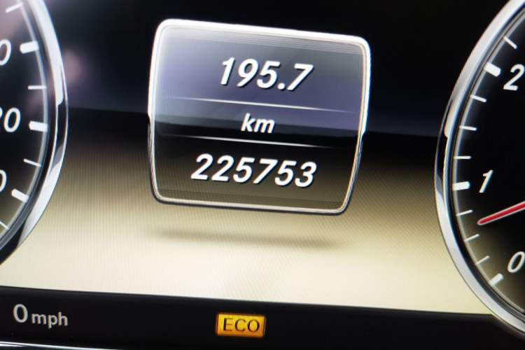 Used Mercedes-Benz S-Class 2014 S 400 L Prestige Edition Odometer Close Up