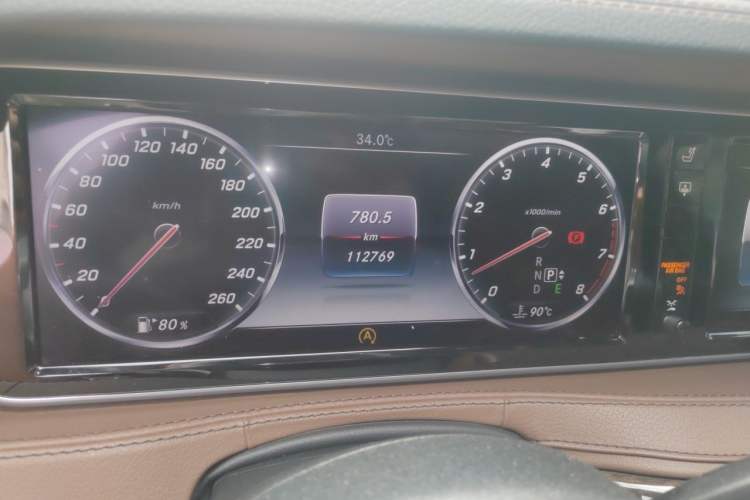 Used Mercedes-Benz S-Class 2014 S 320 L Business Model Odometer Close Up