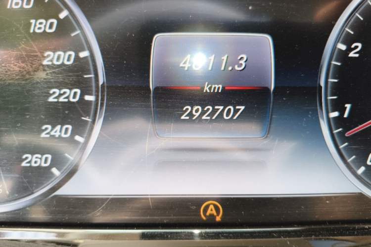Used Mercedes-Benz S-Class 2014 S 320 L Luxury Model Odometer Close Up
