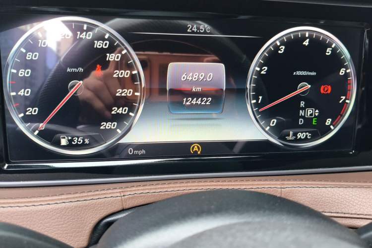Used Mercedes-Benz S-Class 2014 S 320 L Business Model Odometer Close Up