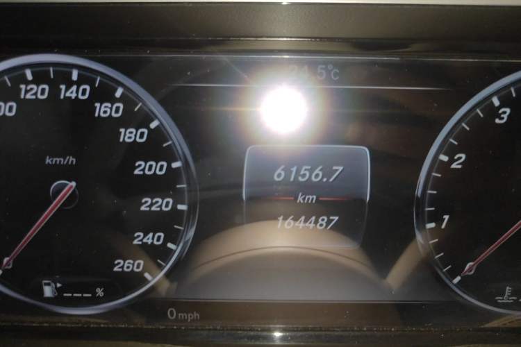 Used Mercedes-Benz S-Class 2014 S 320 L Business Model Odometer Close Up