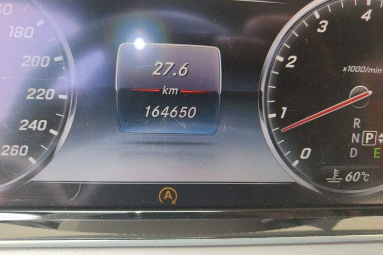 Used Mercedes-Benz S-Class 2014 S 320 L Business Model Odometer Close Up