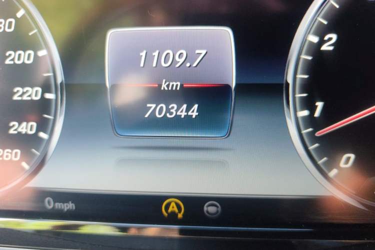 Used Mercedes-Benz S-Class 2014 Restyled S 500 L 4MATIC Odometer Close Up