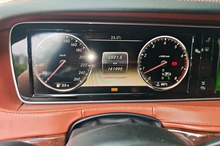 Used Mercedes-Benz S-Class 2014 S 400 L Prestige Edition Odometer Close Up