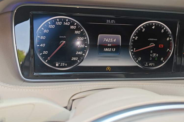 Used Mercedes-Benz S-Class 2014 S 320 L Business Model Odometer Close Up