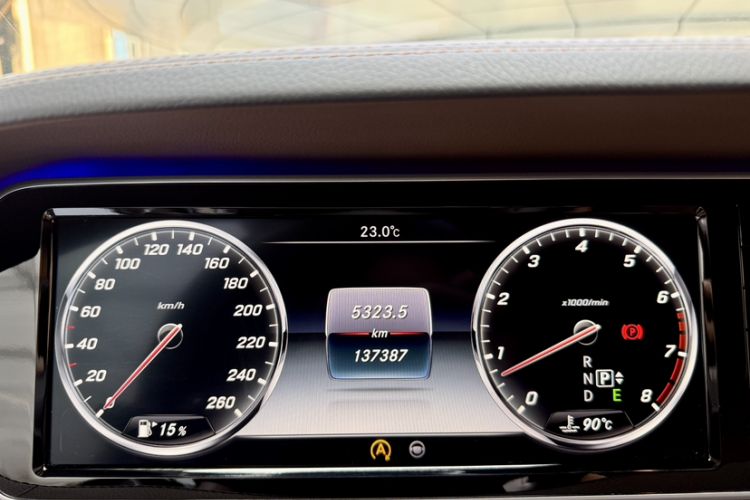 Used Mercedes-Benz S-Class 2014 Restyled S 500 L 4MATIC Odometer Close Up