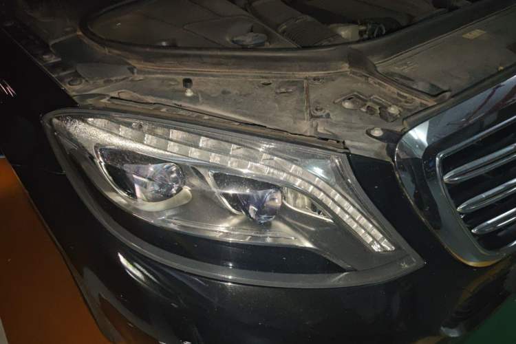 Used Mercedes-Benz S-Class 2014 S 320 L Business Model Right Front Headlight