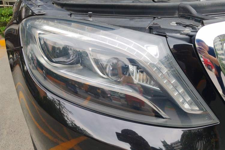 Used Mercedes-Benz S-Class 2014 S 400 L Prestige Edition Right Front Headlight