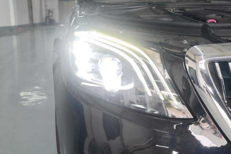 Used Mercedes-Benz S-Class 2014 S 400 L HYBRID Right Front Headlight