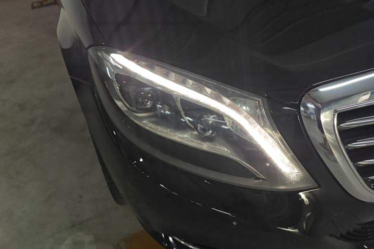 Used Mercedes-Benz S-Class 2014 S 320 L Business Model Right Front Headlight
