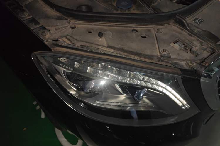 Used Mercedes-Benz S-Class 2014 S 320 L Business Model Right Front Headlight